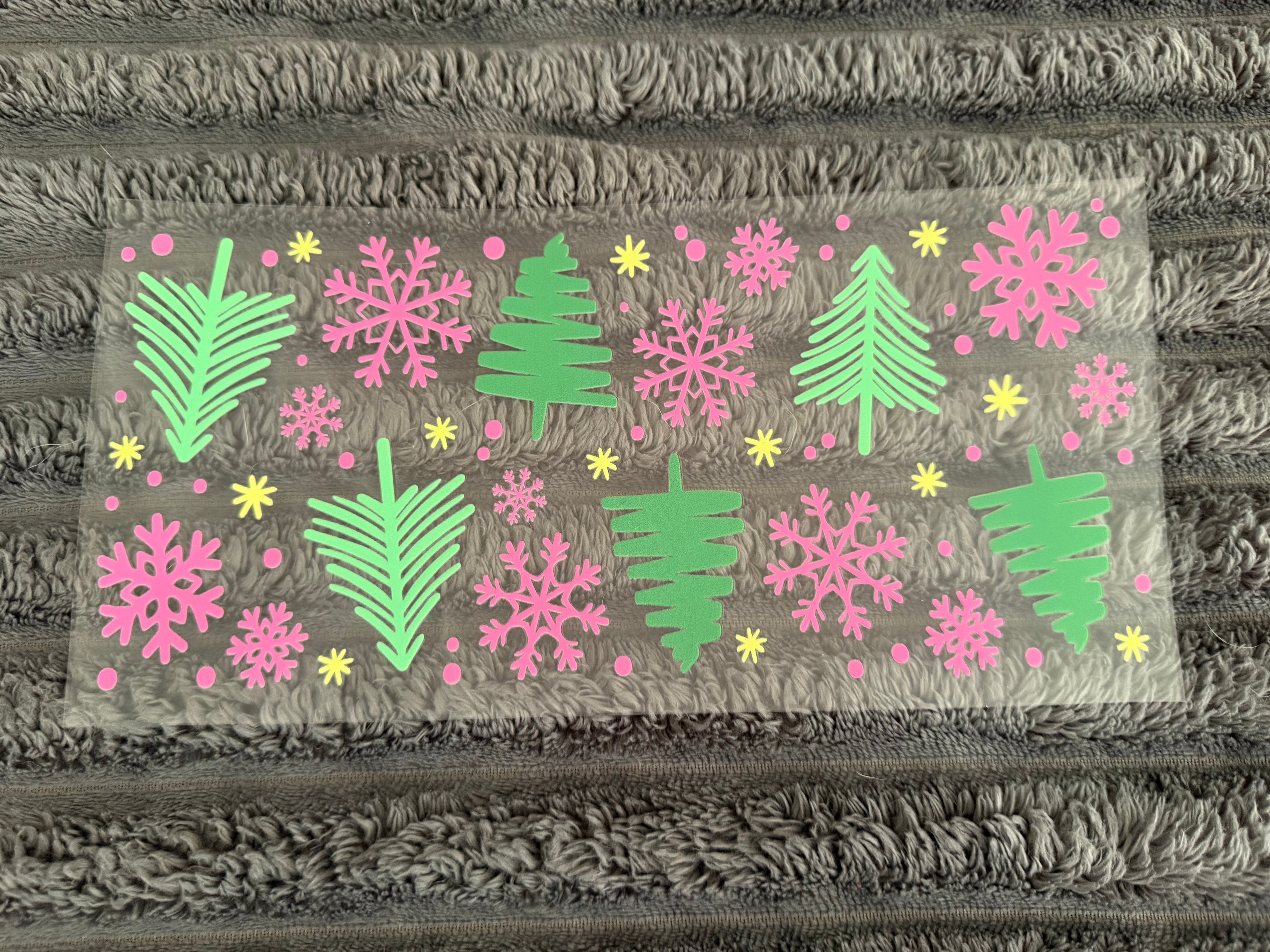 christmas tree / pink snowflake
